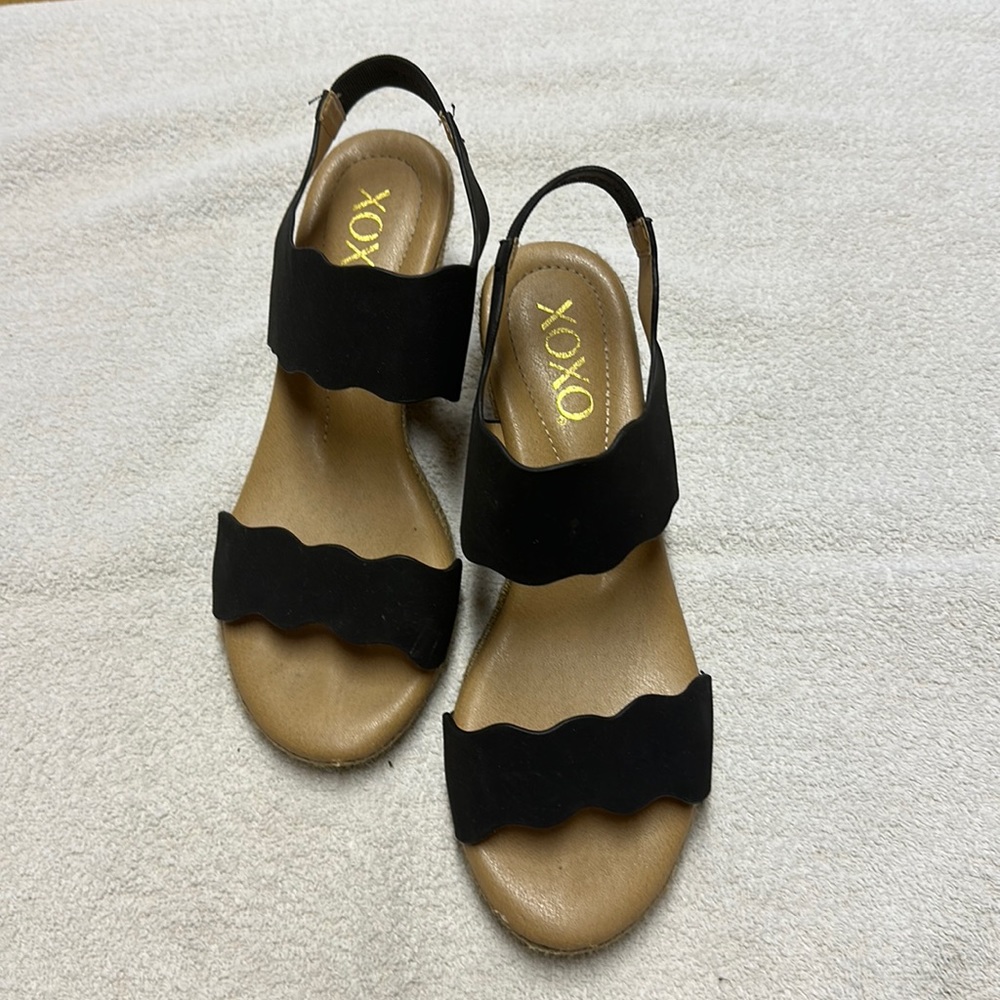 XOXO Black Womens Sandal